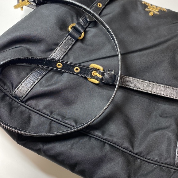 Vintage Prada Saffiano Triang Purse Baltic Black 2004 - Picture 11 of 12